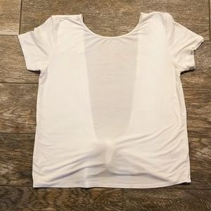 Aritzia Babaton open back tee white M